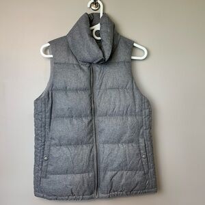 Old Navy Gray Puffer Vest Size Small High Collar Fall Wardrobe Sleeveless